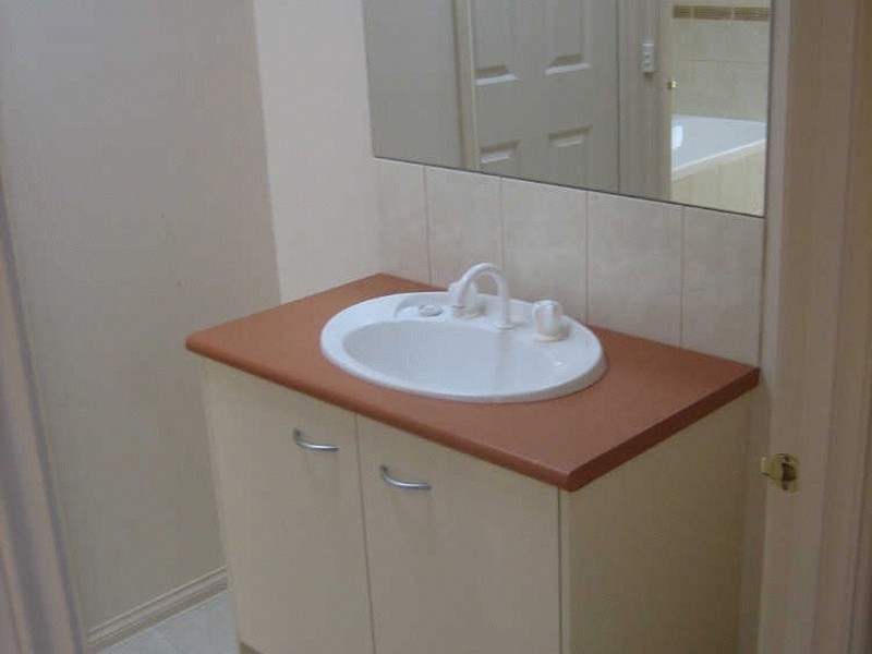 12/21 Merrijig Avenue, Cranbourne VIC 3977