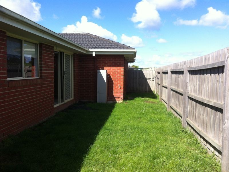 11/21 Merrijig Avenue, Cranbourne VIC 3977