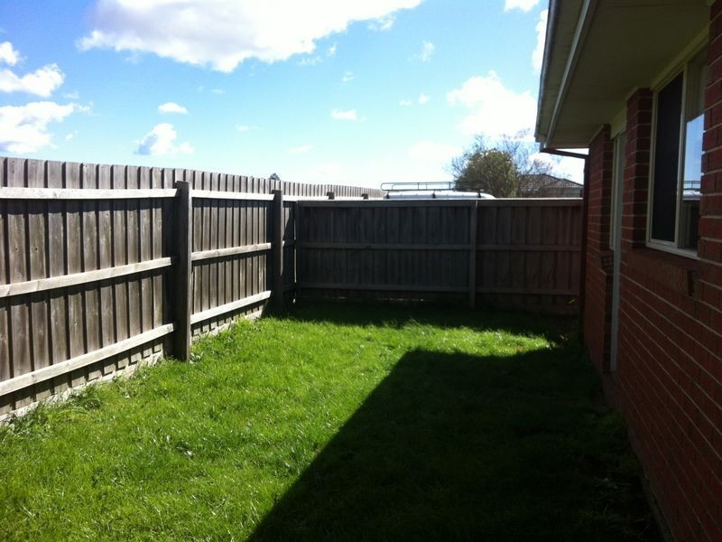 11/21 Merrijig Avenue, Cranbourne VIC 3977