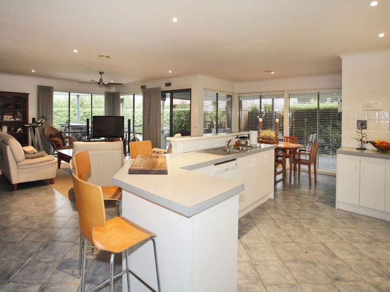 10 Lakeview Terrace, Beaconsfield VIC 3807