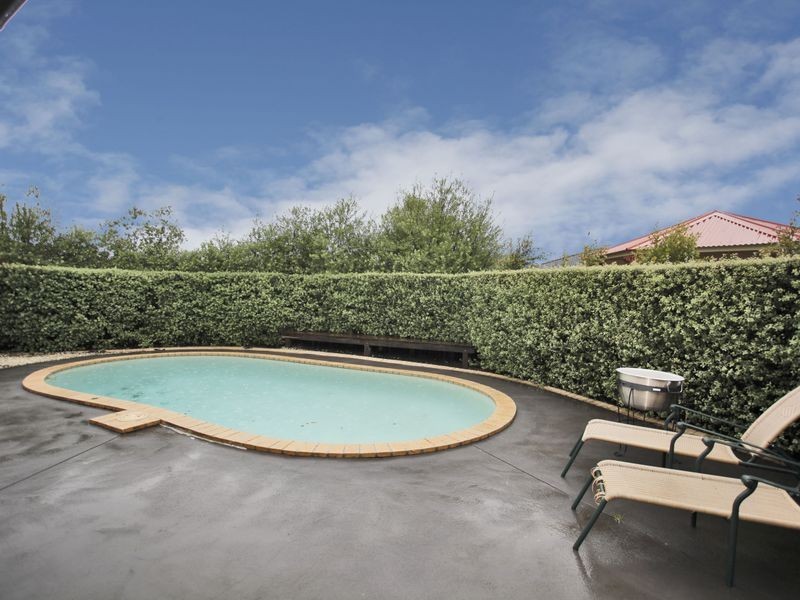 10 Lakeview Terrace, Beaconsfield VIC 3807