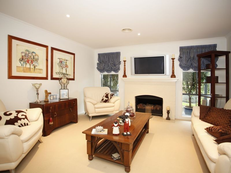 10 Lakeview Terrace, Beaconsfield VIC 3807