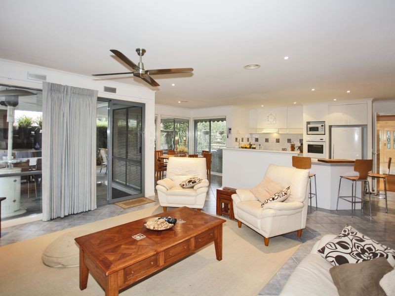 10 Lakeview Terrace, Beaconsfield VIC 3807