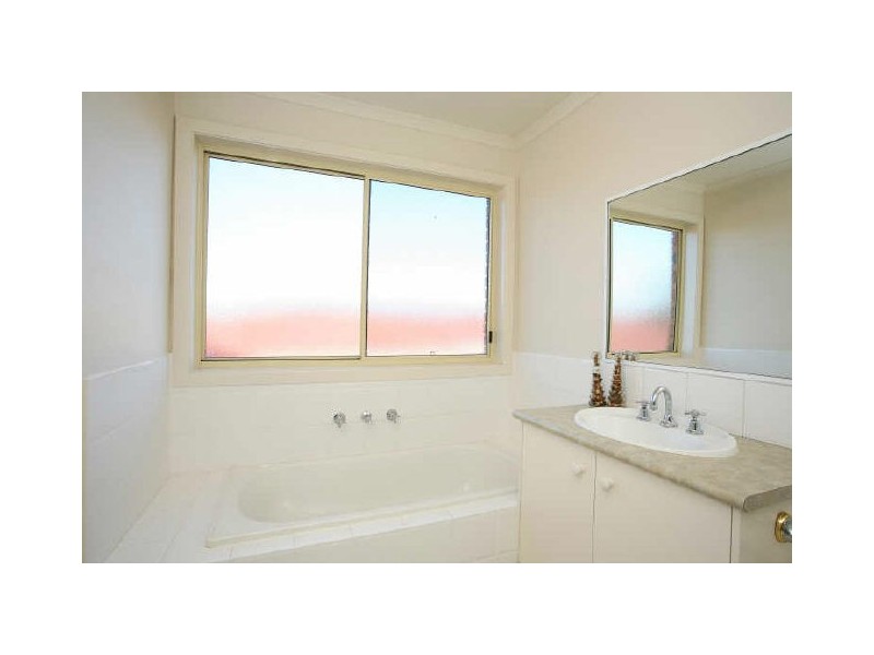 25 Prime Court, Berwick VIC 3806