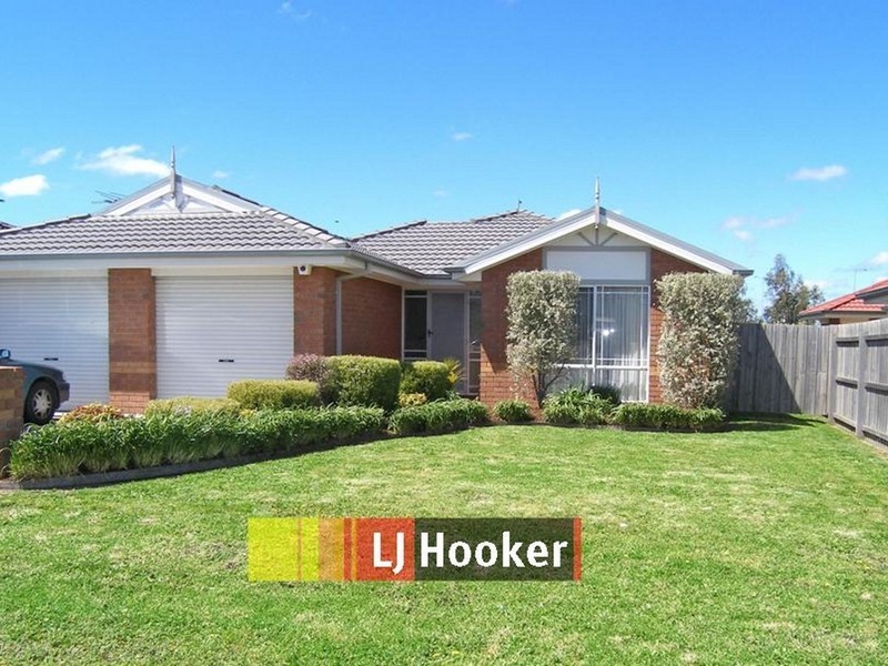 10 Hartsmere Drive, Berwick VIC 3806