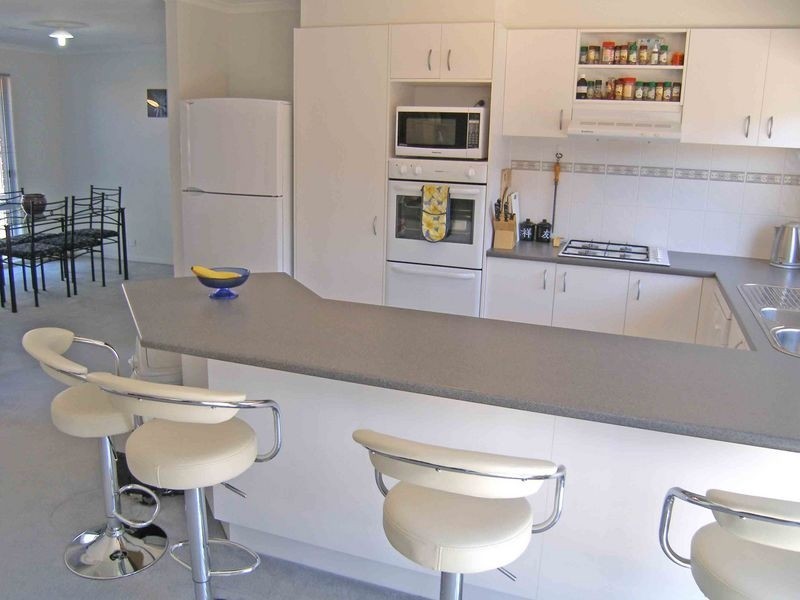 10 Hartsmere Drive, Berwick VIC 3806