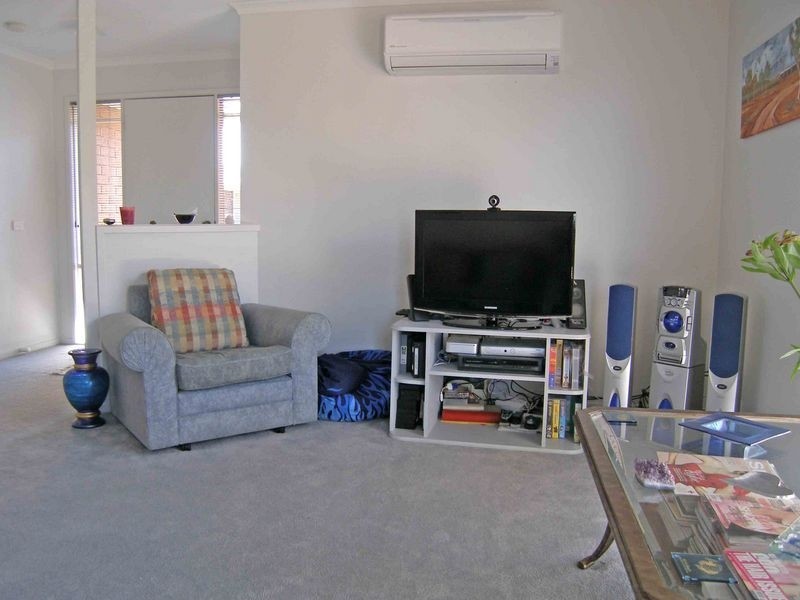 10 Hartsmere Drive, Berwick VIC 3806