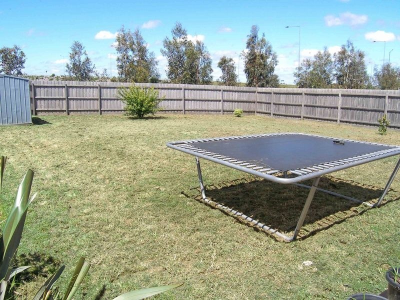 10 Hartsmere Drive, Berwick VIC 3806