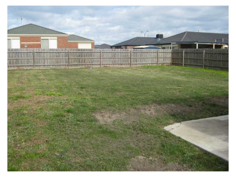 25 Nyarrin Place, Cranbourne VIC 3977