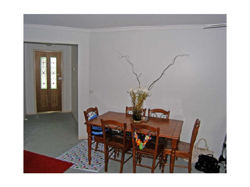 2 Bellevue Drive, Berwick VIC 3806