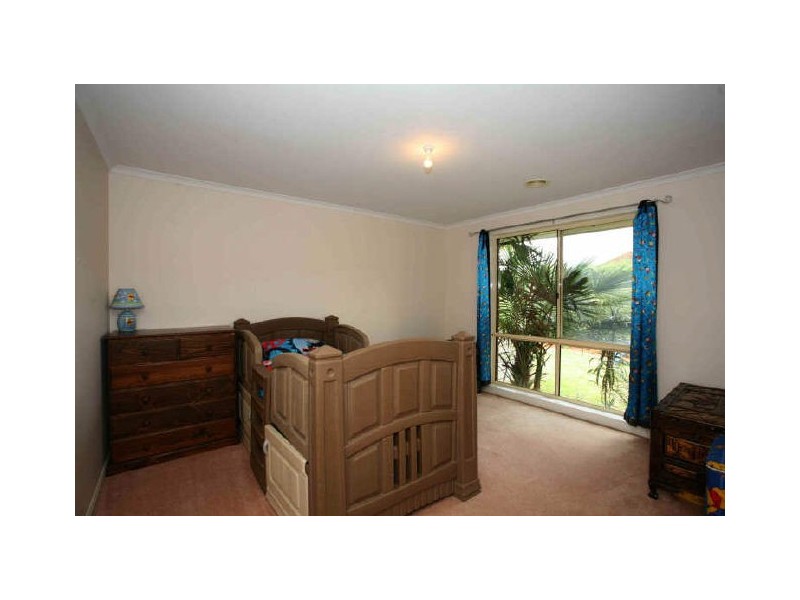 9 Stradbroke Close, Berwick VIC 3806