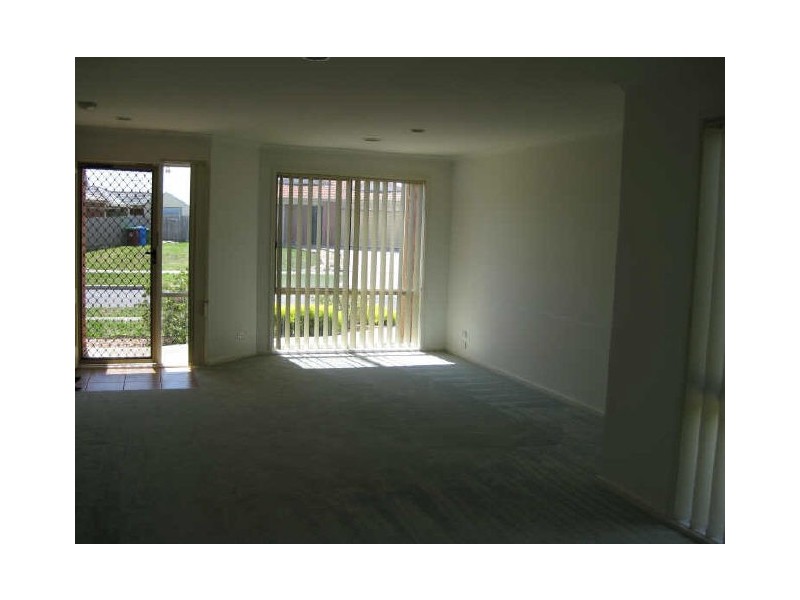 53 Bernborough Avenue, Cranbourne VIC 3977