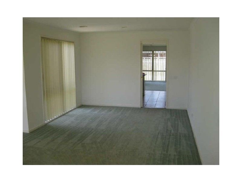 53 Bernborough Avenue, Cranbourne VIC 3977