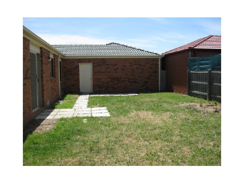 53 Bernborough Avenue, Cranbourne VIC 3977