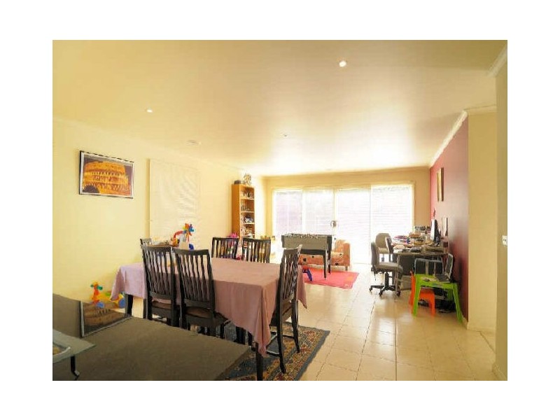 8 Sundial Court, Berwick VIC 3806