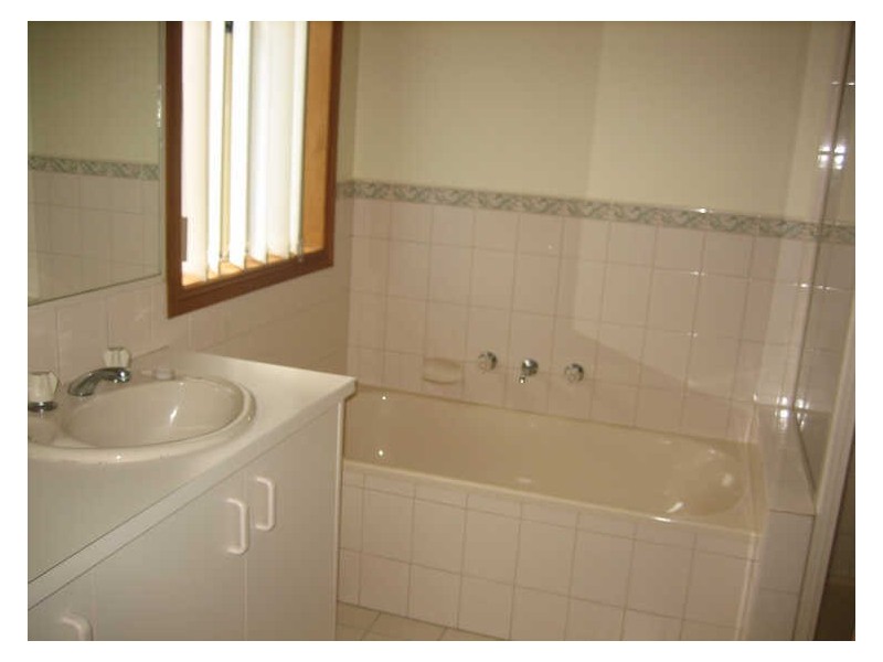 2/125 Mansfield Street, Berwick VIC 3806