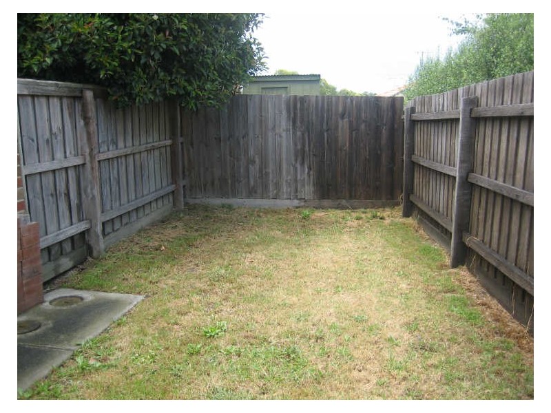 2/125 Mansfield Street, Berwick VIC 3806