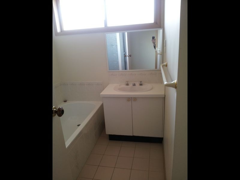 38 Ireland Avenue, Narre Warren VIC 3805