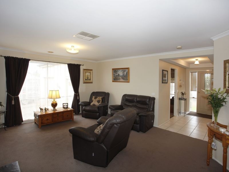 91 Melville Park Drive, Berwick VIC 3806