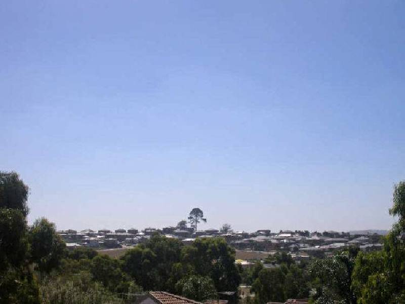 6 Valley View Crescent, Berwick VIC 3806