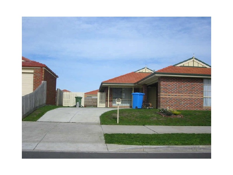 77 Hancock Drive, Berwick VIC 3806