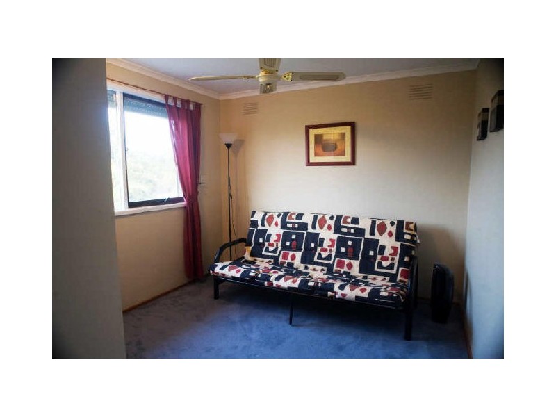 2 Earlston Square, Berwick VIC 3806