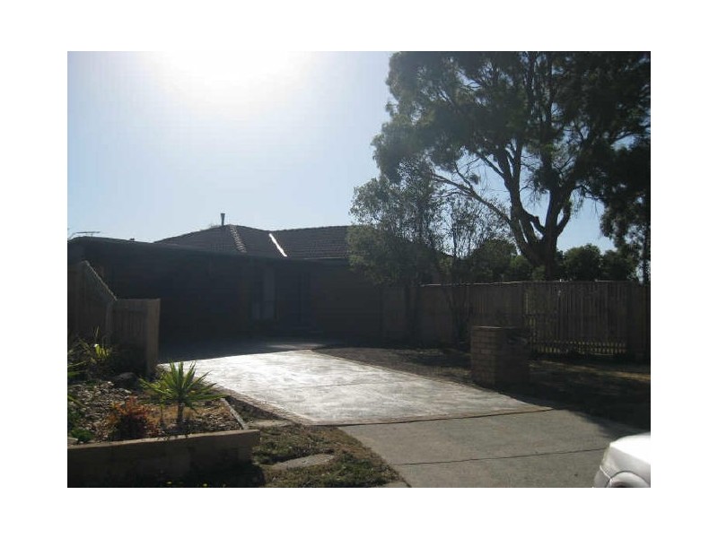 5 Retreat Cct, Beaconsfield VIC 3807