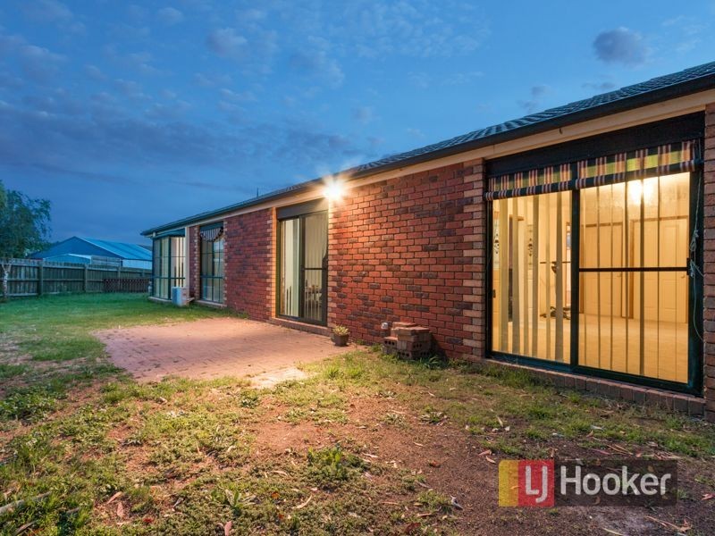 11 Ashton Rise, Narre Warren South VIC 3805