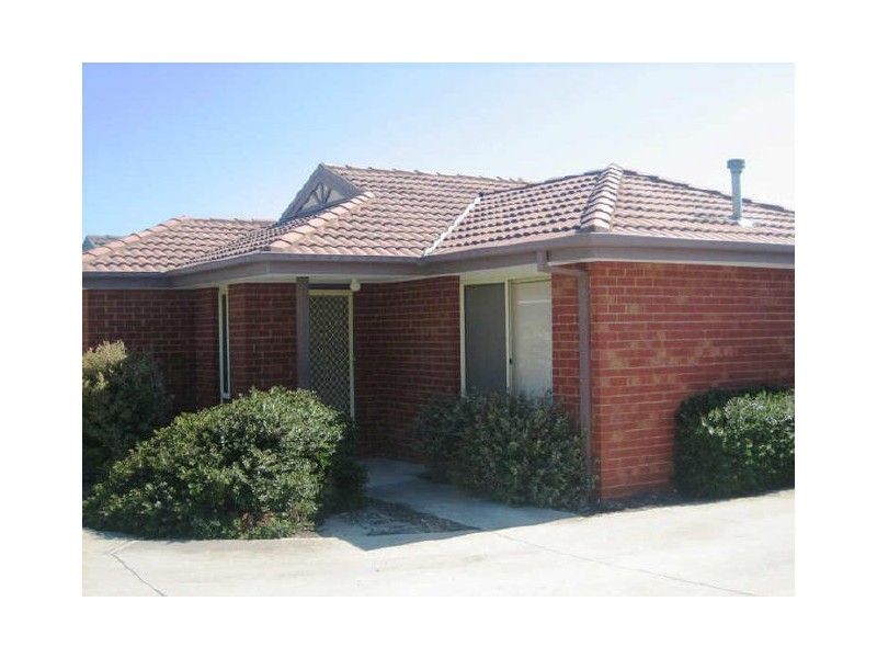 4/18 Huntingtower Crescent, Langwarrin VIC 3910