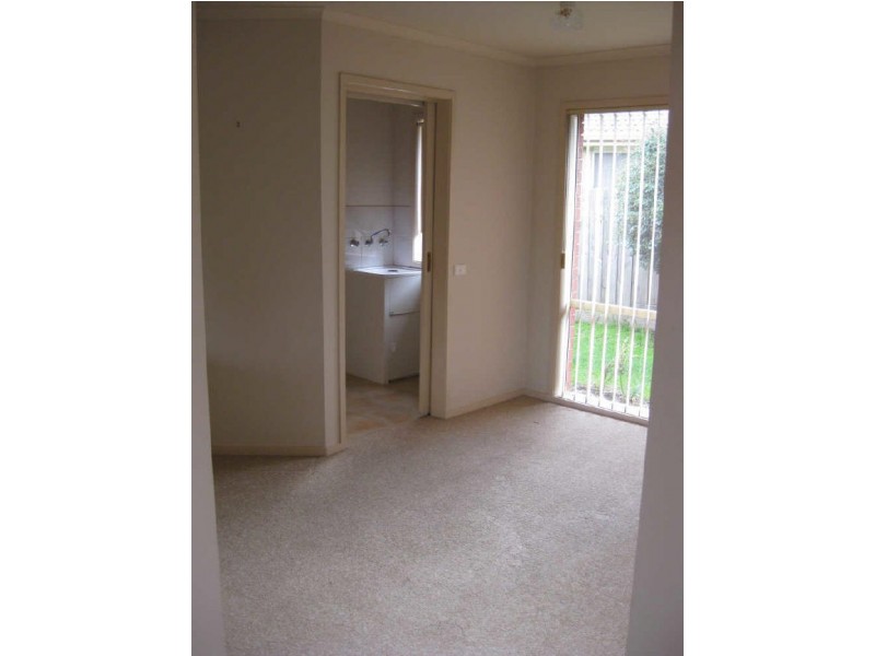 4/18 Huntingtower Crescent, Langwarrin VIC 3910