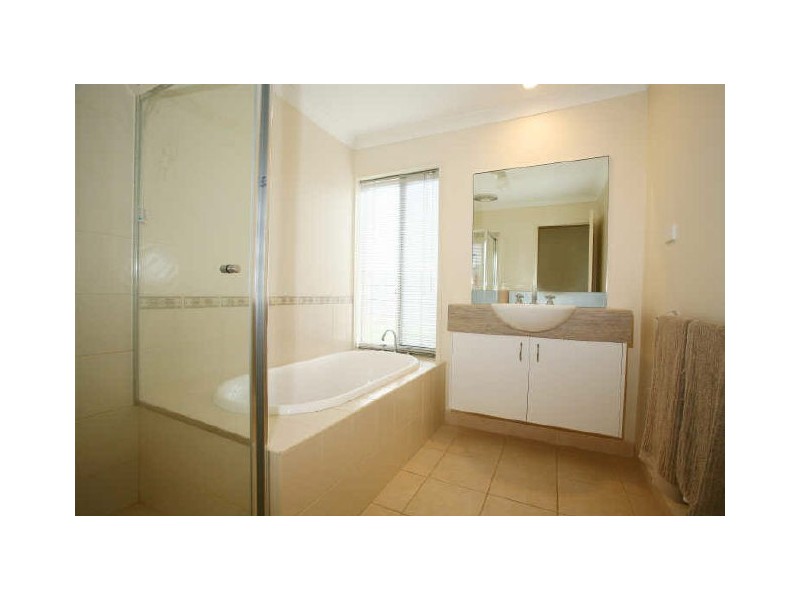 14 Chisholm Crescent, Narre Warren South VIC 3805