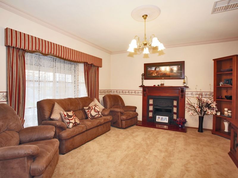21 Fern Way, Narre Warren South VIC 3805