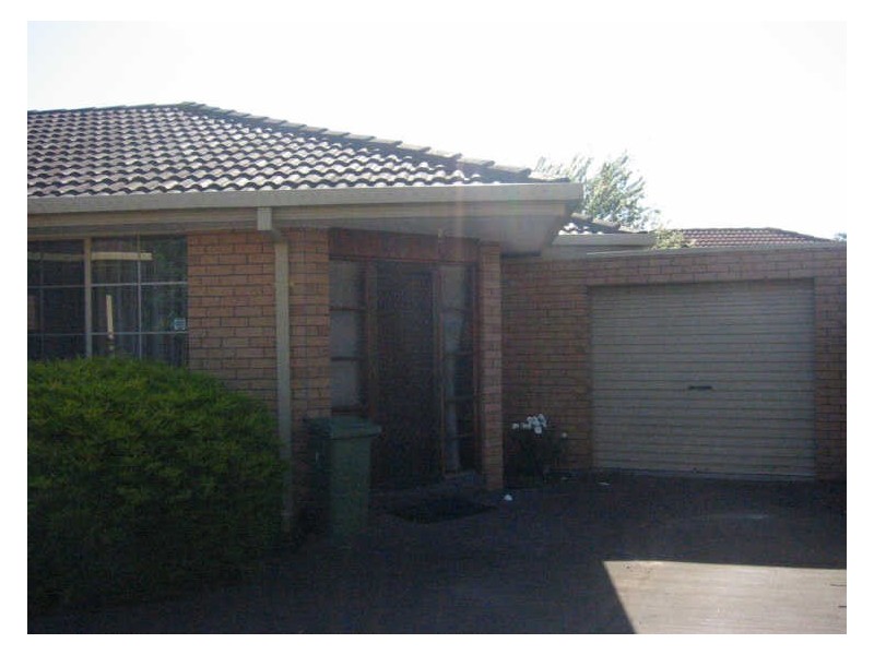 2/7 Linlithgow  Court, Narre Warren VIC 3805
