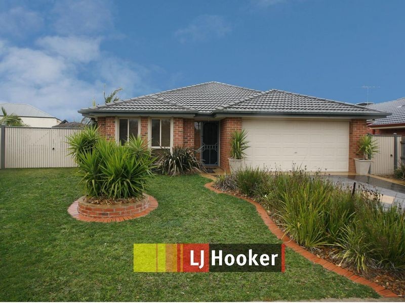 32 Parkwood Avenue, Narre Warren South VIC 3805