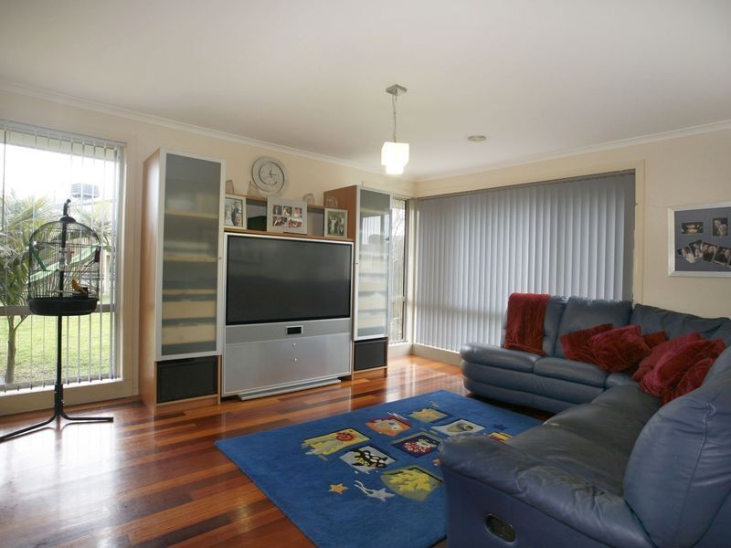 32 Parkwood Avenue, Narre Warren South VIC 3805