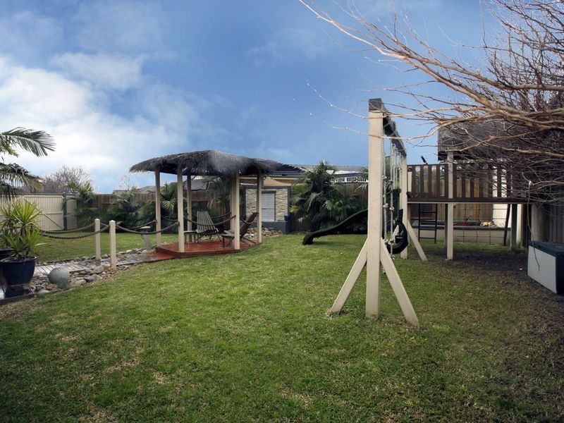 32 Parkwood Avenue, Narre Warren South VIC 3805