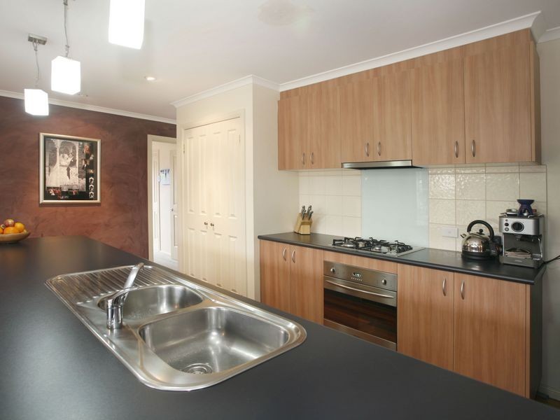 32 Parkwood Avenue, Narre Warren South VIC 3805