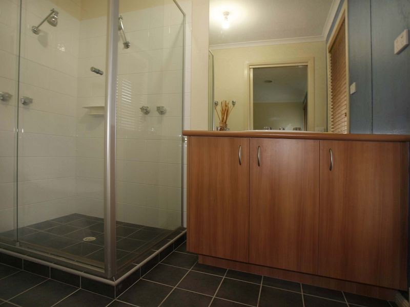 32 Parkwood Avenue, Narre Warren South VIC 3805