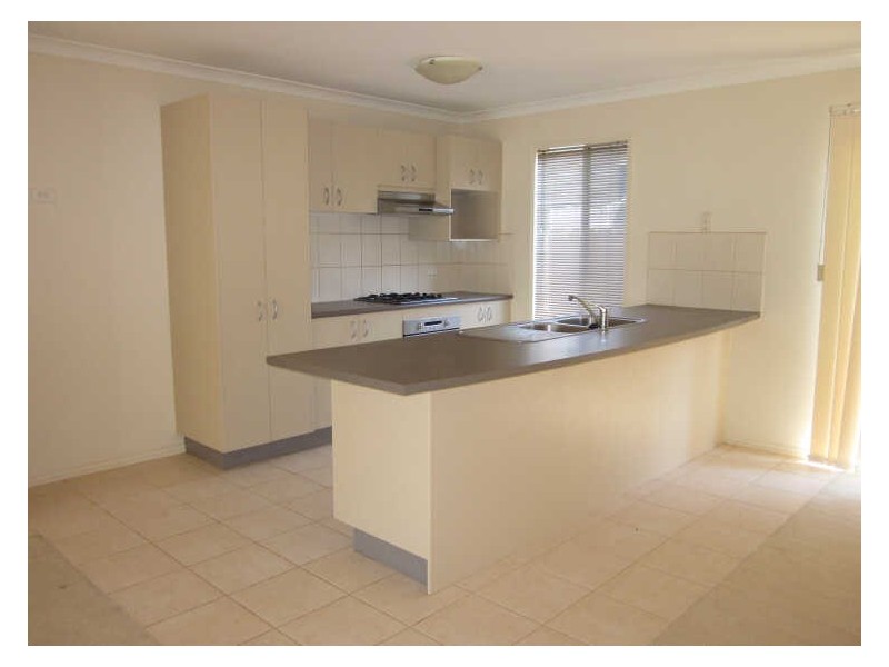 35 Pevensey Drive, Narre Warren South VIC 3805