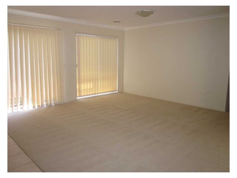 35 Pevensey Drive, Narre Warren South VIC 3805