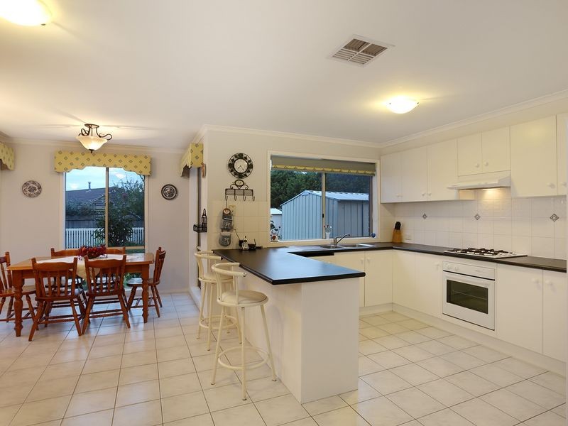 3 Wattle Grove, Narre Warren South VIC 3805