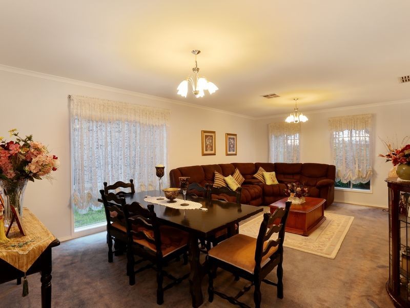 3 Wattle Grove, Narre Warren South VIC 3805