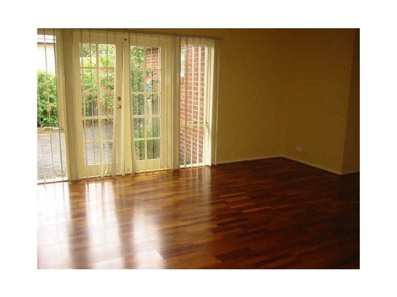 10 Manuka Road, Berwick VIC 3806