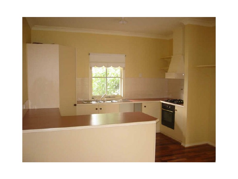 10 Manuka Road, Berwick VIC 3806