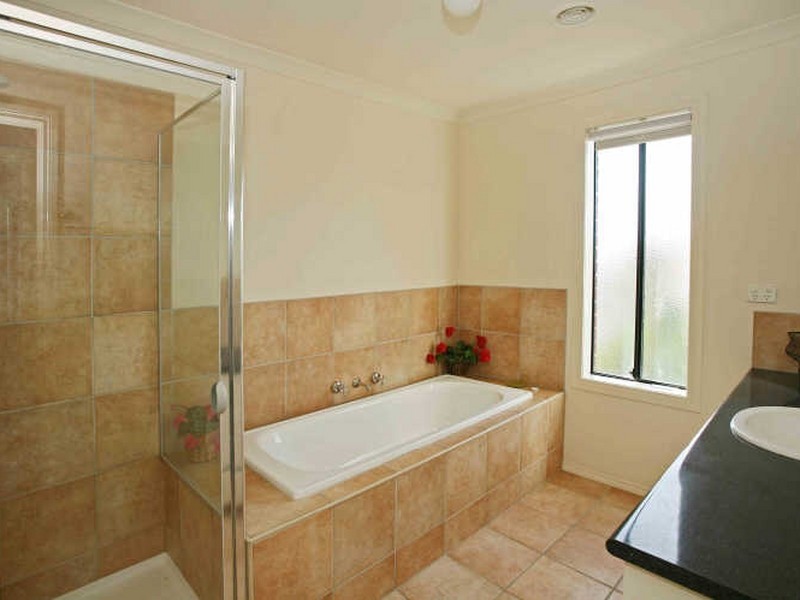 6 Bonny Court, Narre Warren South VIC 3805