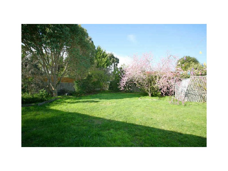 4 Kelburn Road, Berwick VIC 3806