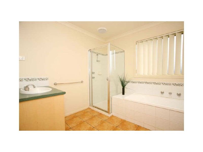 172 The Promenade, Narre Warren South VIC 3805