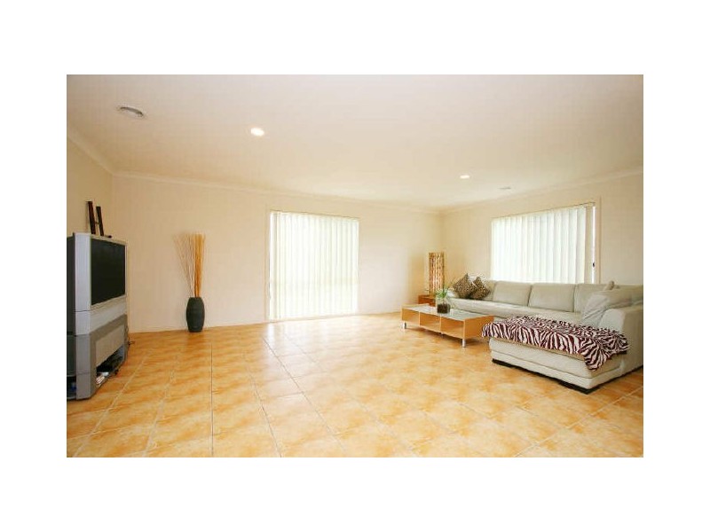 172 The Promenade, Narre Warren South VIC 3805