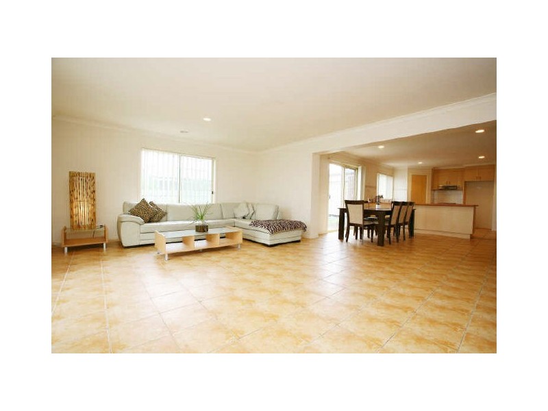 172 The Promenade, Narre Warren South VIC 3805