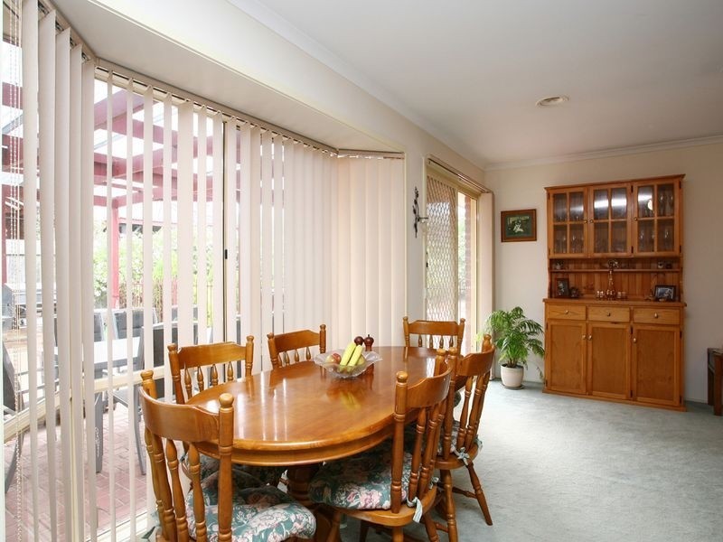 6 Golden Leaf Avenue, Narre Warren South VIC 3805